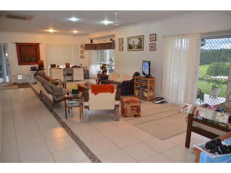 8 Summerland Pl, Wingham NSW 2429