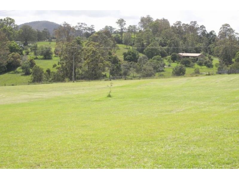 8 Summerland Pl, Wingham NSW 2429