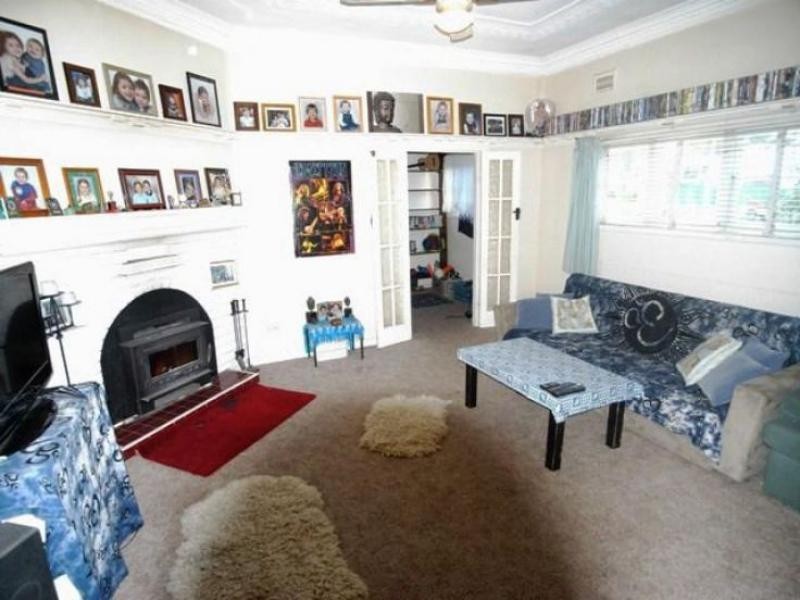 18 Combined St, Wingham NSW 2429