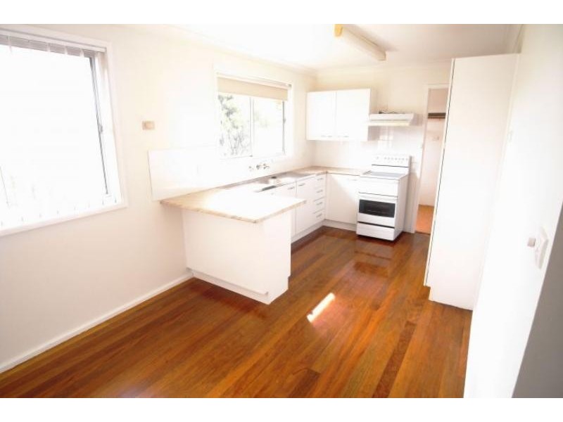 32 Hillcrest Ave, Wingham NSW 2429