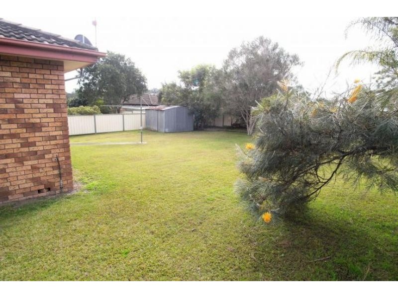 32 Hillcrest Ave, Wingham NSW 2429