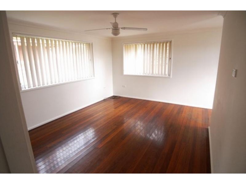 32 Hillcrest Ave, Wingham NSW 2429