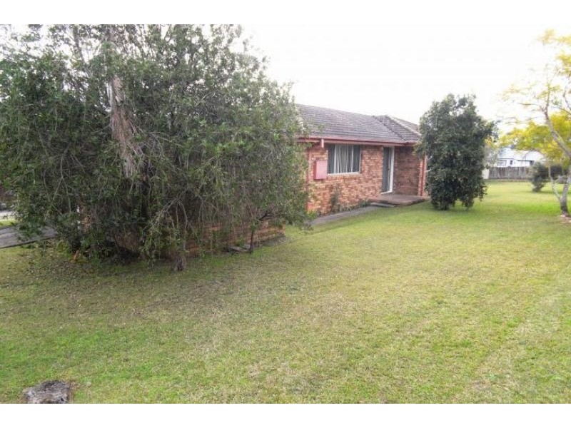 32 Hillcrest Ave, Wingham NSW 2429