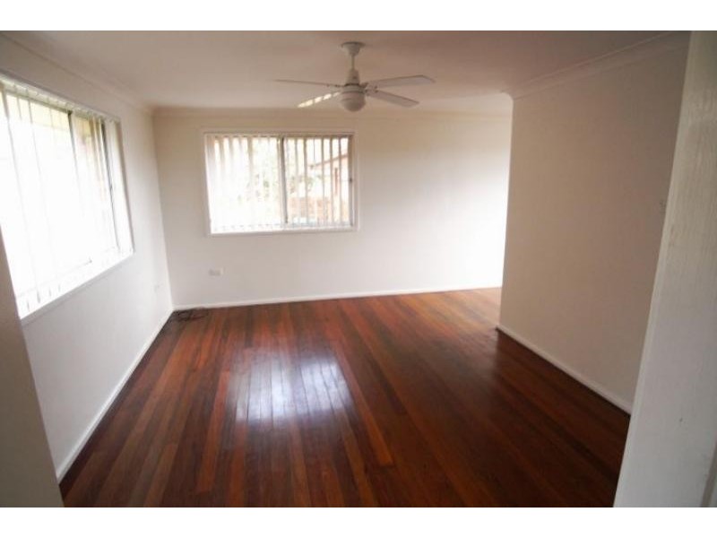 32 Hillcrest Ave, Wingham NSW 2429