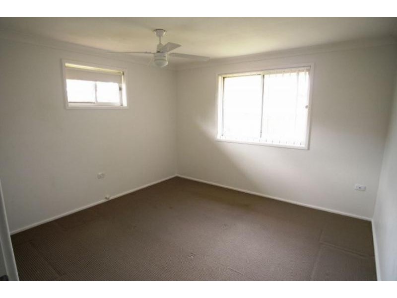 32 Hillcrest Ave, Wingham NSW 2429