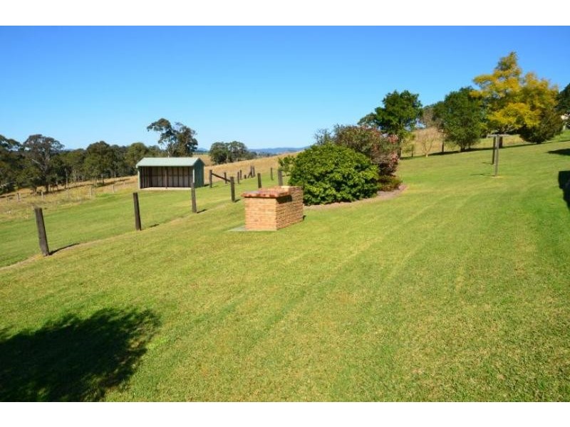 8 The Cedars Dr, Wingham NSW 2429