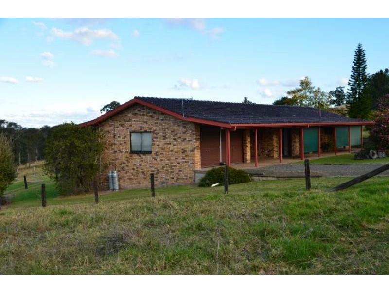 8 The Cedars Dr, Wingham NSW 2429