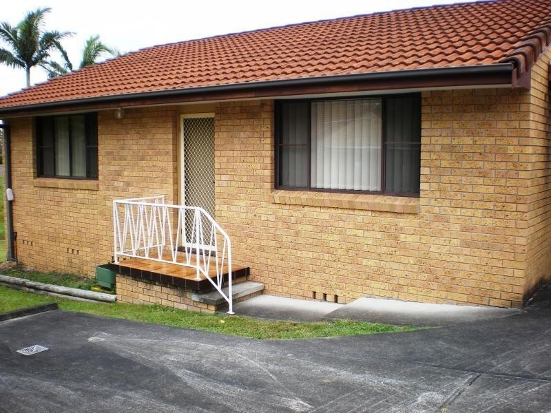 2/1 McPherson St, Wingham NSW 2429