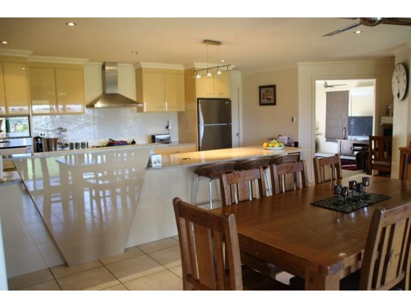 6 Helmich Cl, Wingham NSW 2429