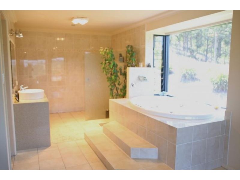 6 Helmich Cl, Wingham NSW 2429