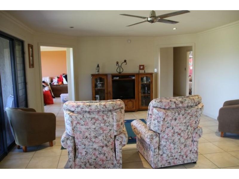 6 Helmich Cl, Wingham NSW 2429