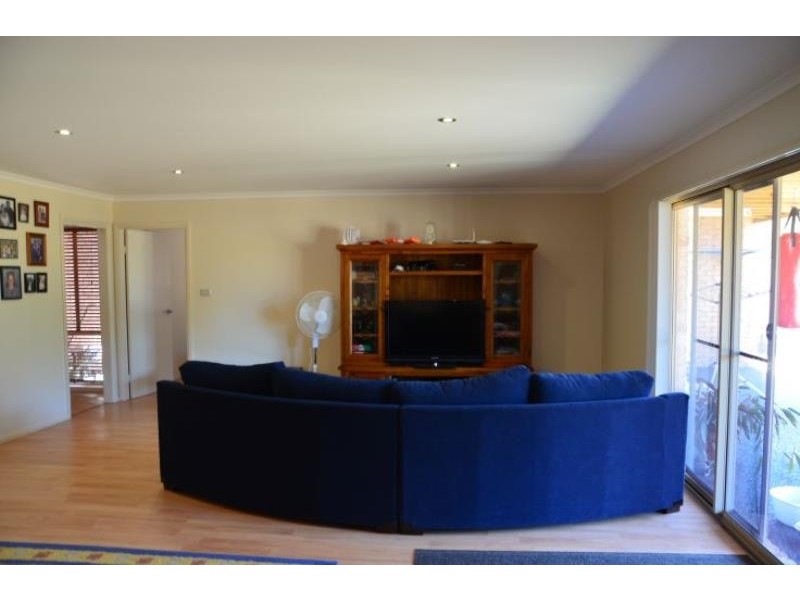 17 Country Club Dr, Wingham NSW 2429