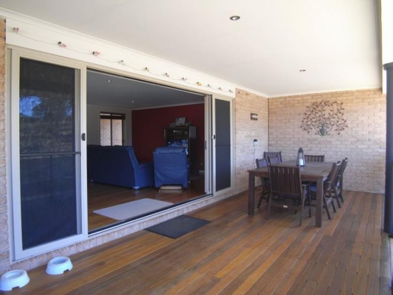 17 Country Club Dr, Wingham NSW 2429
