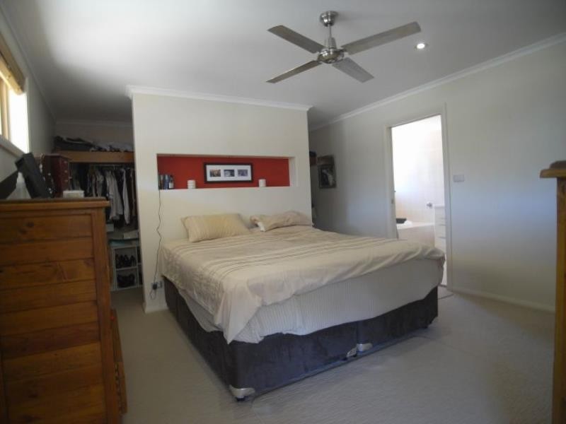 17 Country Club Dr, Wingham NSW 2429