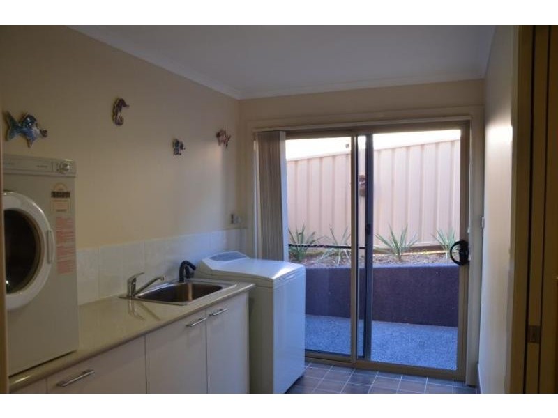 17 Country Club Dr, Wingham NSW 2429