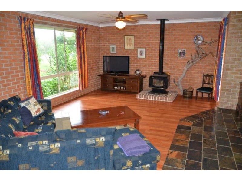 9 The Cedars Dr, Wingham NSW 2429