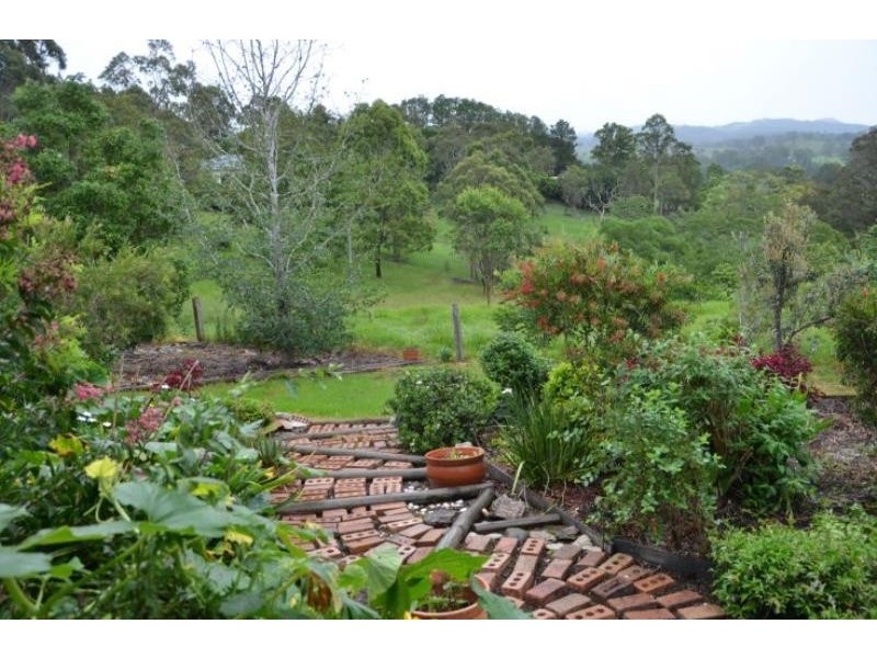 9 The Cedars Dr, Wingham NSW 2429