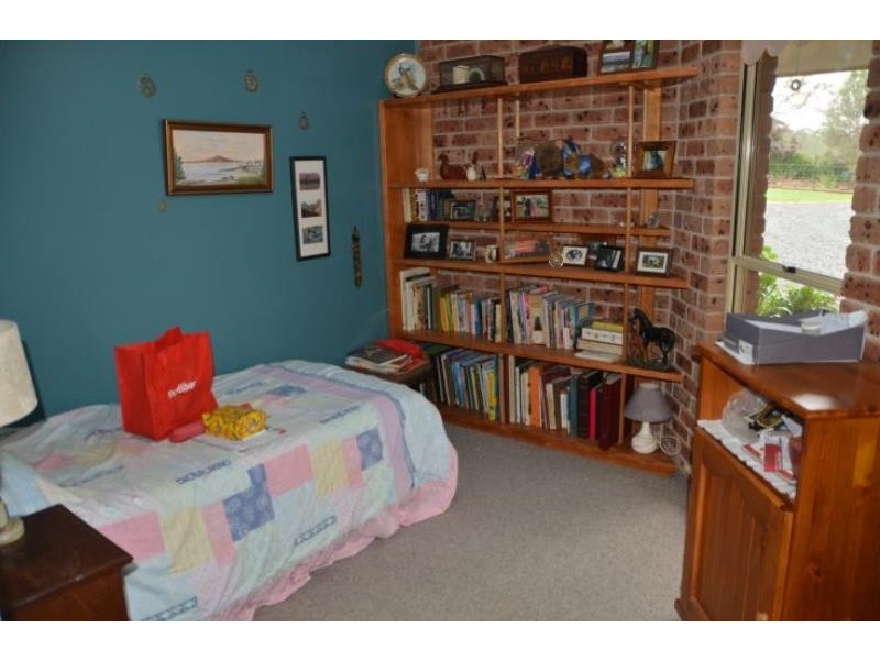 9 The Cedars Dr, Wingham NSW 2429
