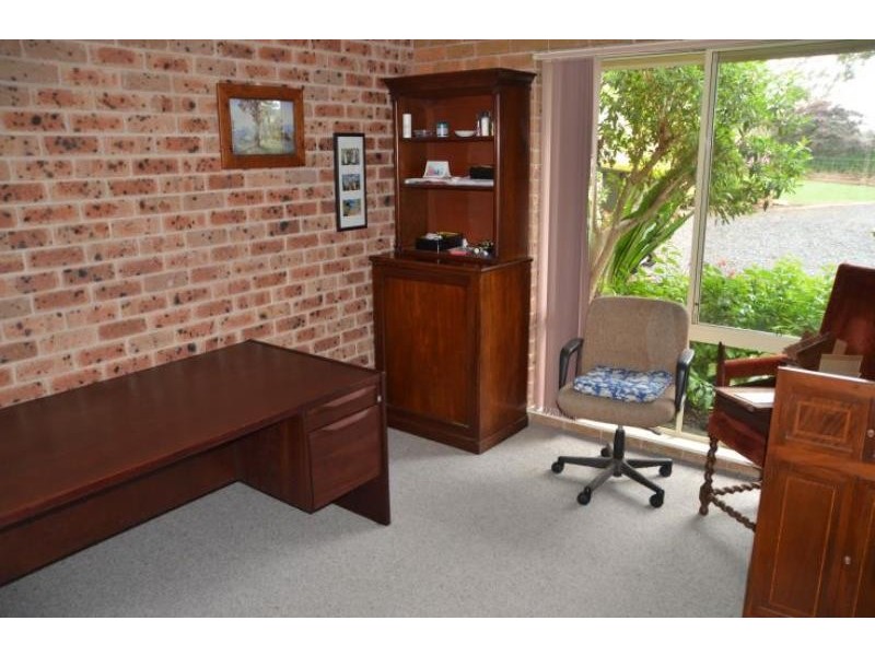 9 The Cedars Dr, Wingham NSW 2429
