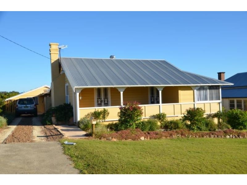 32 Wyoming St, Wingham NSW 2429