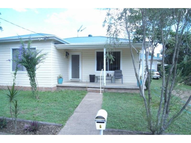4 Rowley St, Wingham NSW 2429