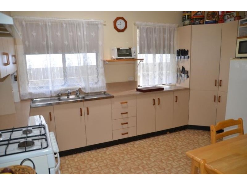 8 Fotheringham St, Wingham NSW 2429