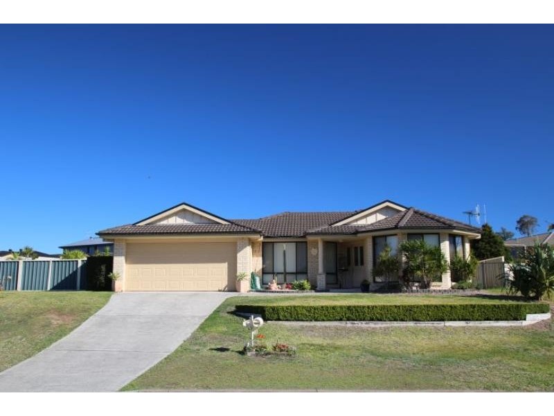 2 Vista Dr, Wingham NSW 2429