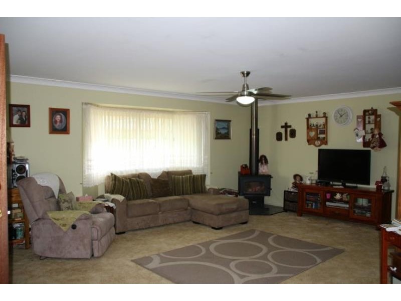 12 Burdett St, Tinonee NSW 2430