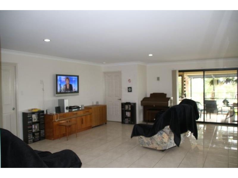 8 Adelaide Cl, Wingham NSW 2429