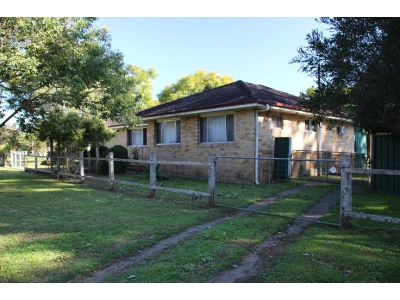 7 East Combined St, Wingham NSW 2429