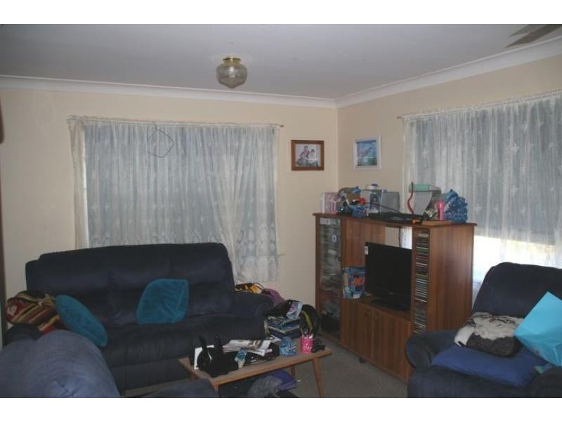 6 Gollan St, Wingham NSW 2429