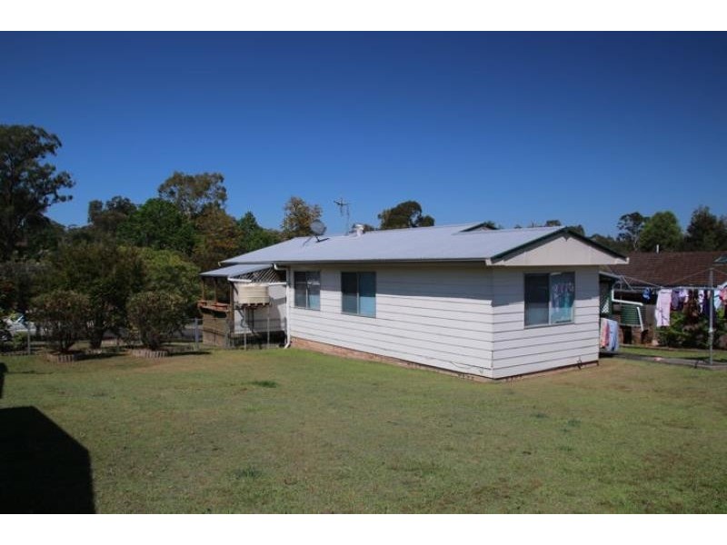6 Gollan St, Wingham NSW 2429