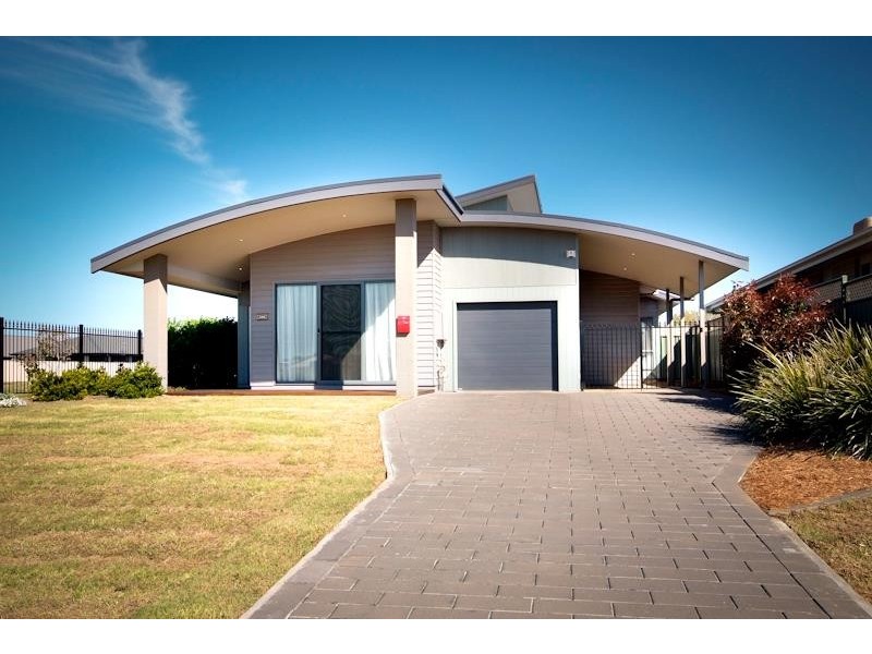 10 Dalbeattie Cres, Dubbo NSW 2830