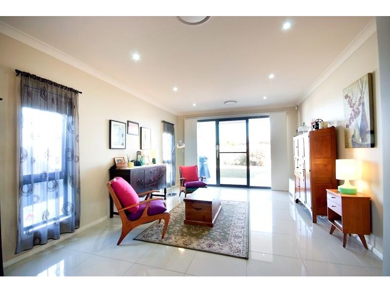 10 Dalbeattie Cres, Dubbo NSW 2830