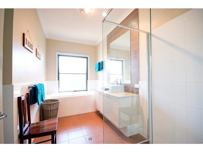 10 Dalbeattie Cres, Dubbo NSW 2830