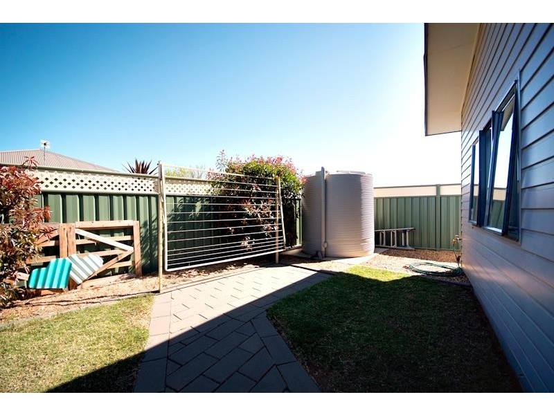 10 Dalbeattie Cres, Dubbo NSW 2830