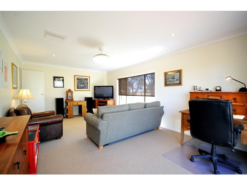 8R Angle Park Rd, Dubbo NSW 2830
