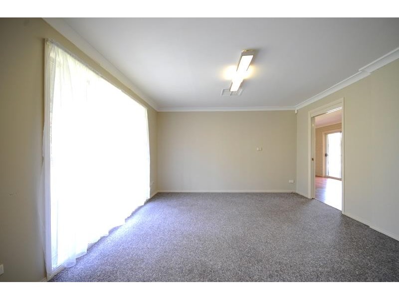 1 Sommerville Pl, Dubbo NSW 2830