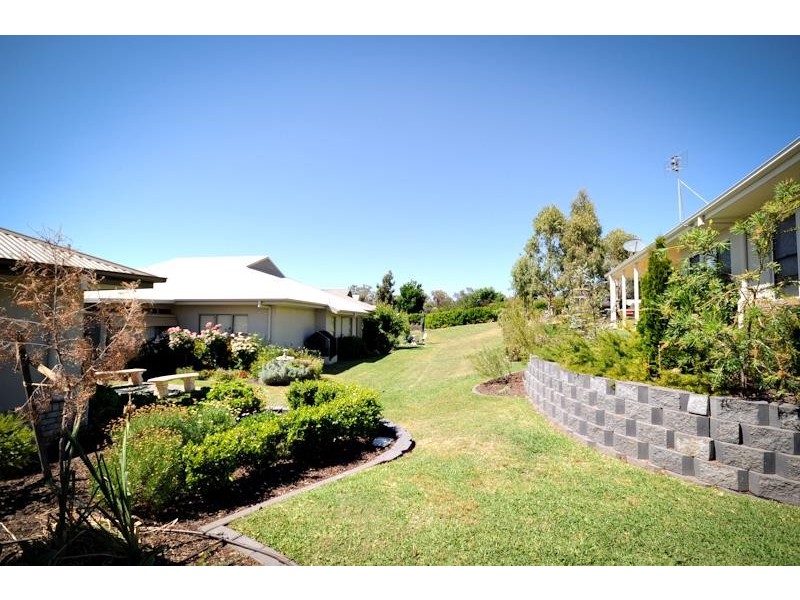 5/2 Glenabbey Dr, Dubbo NSW 2830