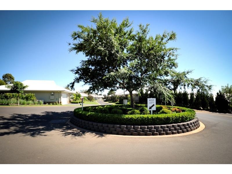 5/2 Glenabbey Dr, Dubbo NSW 2830