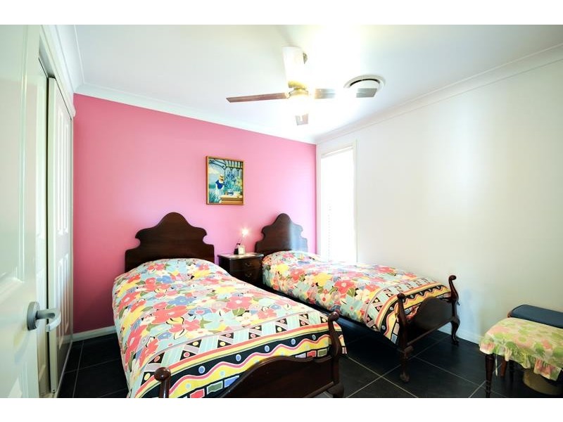 102 Moss Ave, Narromine NSW 2821