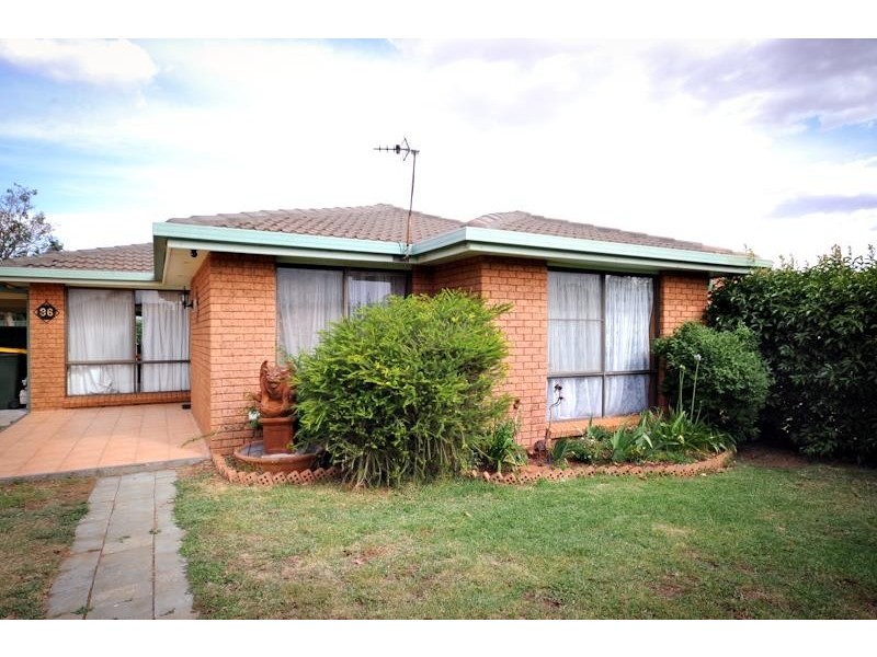 36 Royal Pde, Dubbo NSW 2830
