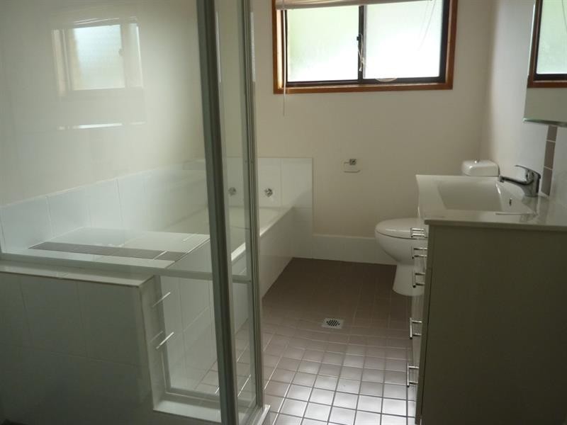 2 Birch Ave, Dubbo NSW 2830