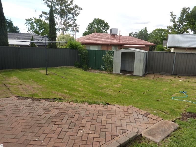 2 Birch Ave, Dubbo NSW 2830