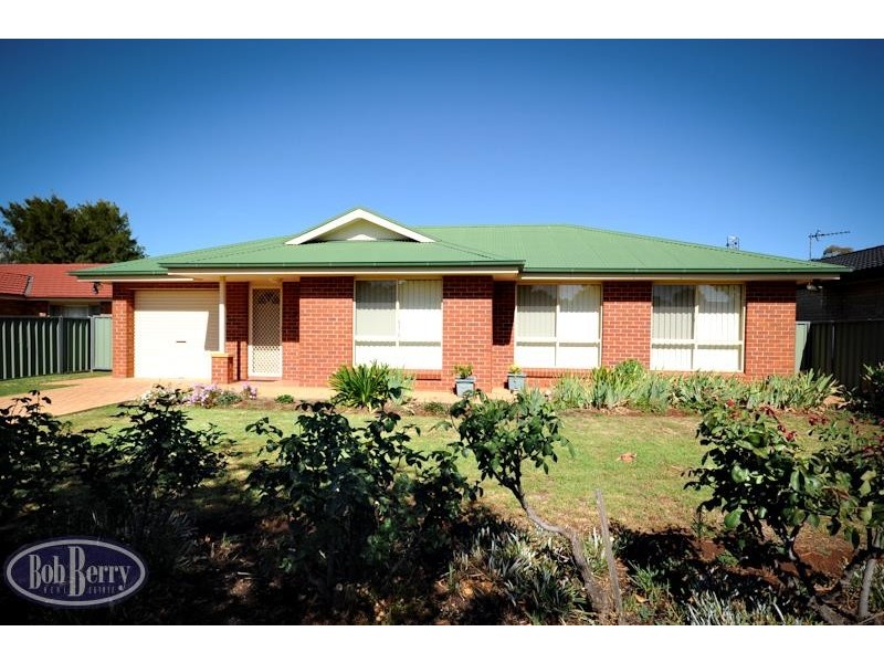 21 Page Ave, Dubbo NSW 2830