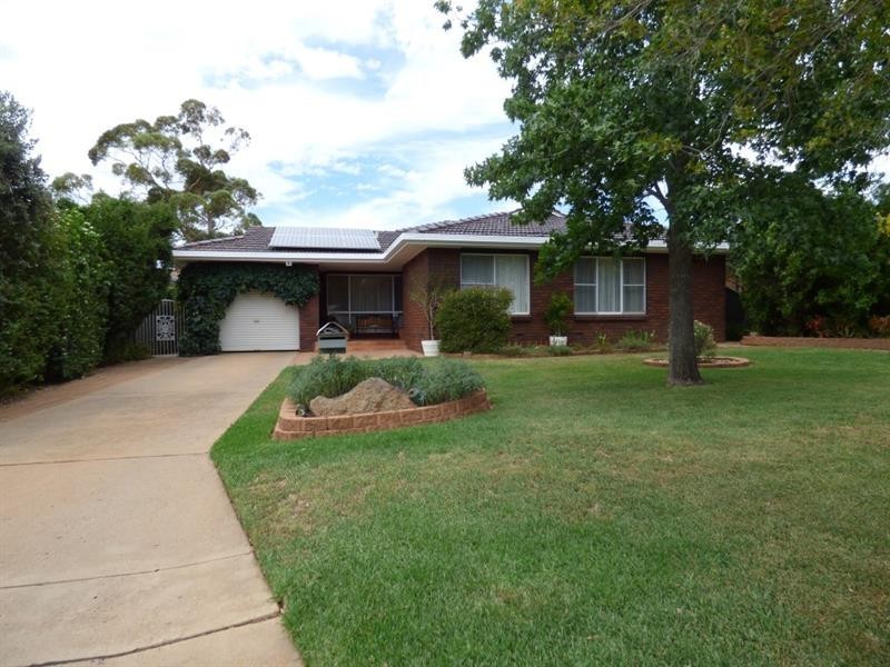9 Emerald St, Dubbo NSW 2830