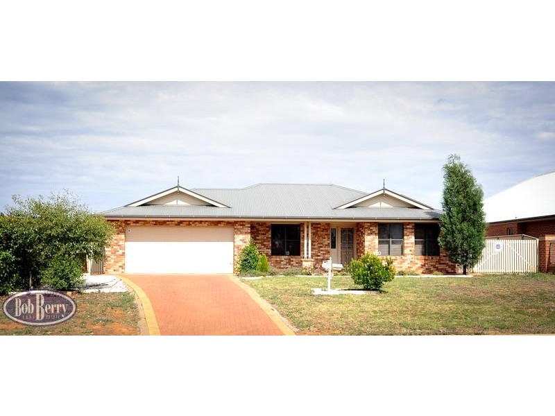 565 Wheelers Lane, Dubbo NSW 2830