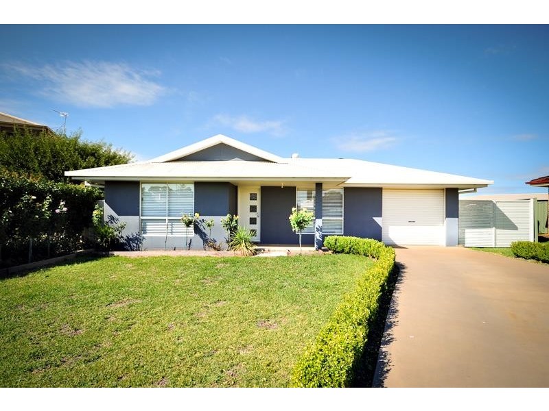 5 Daffodil Ct, Dubbo NSW 2830
