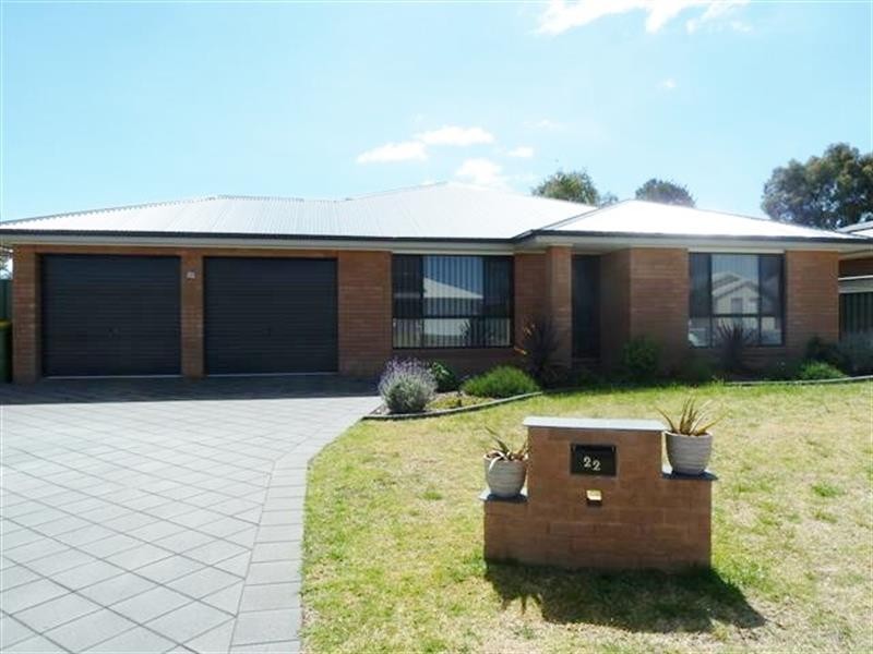 22 Dunheved Cir, Dubbo NSW 2830