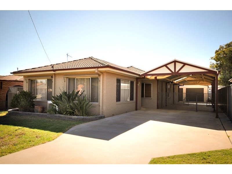 52 Corbett Ave, Dubbo NSW 2830